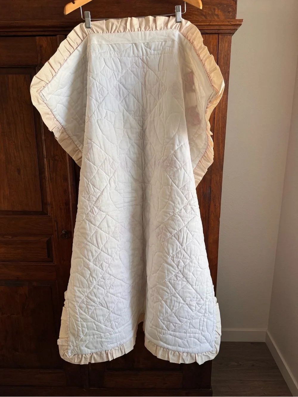 Vintage Handmade Flying Geese quilt pattern Red Cream Micro Floral Ruffle edge